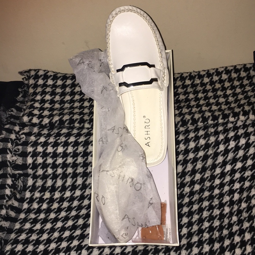 Shoes - Picture 2 of 5